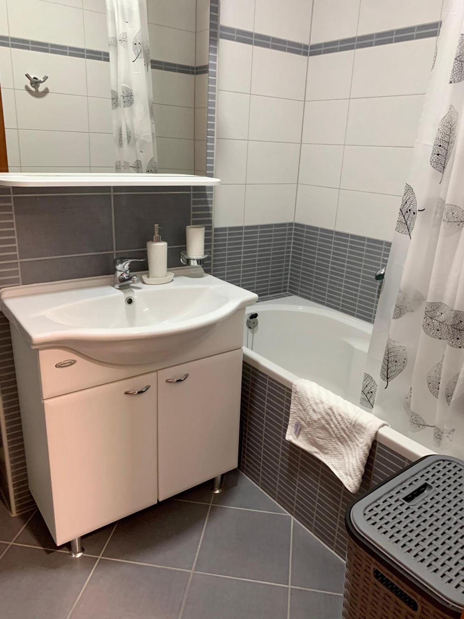 Apartment Pearl-Free Parking Makarska Exterior foto